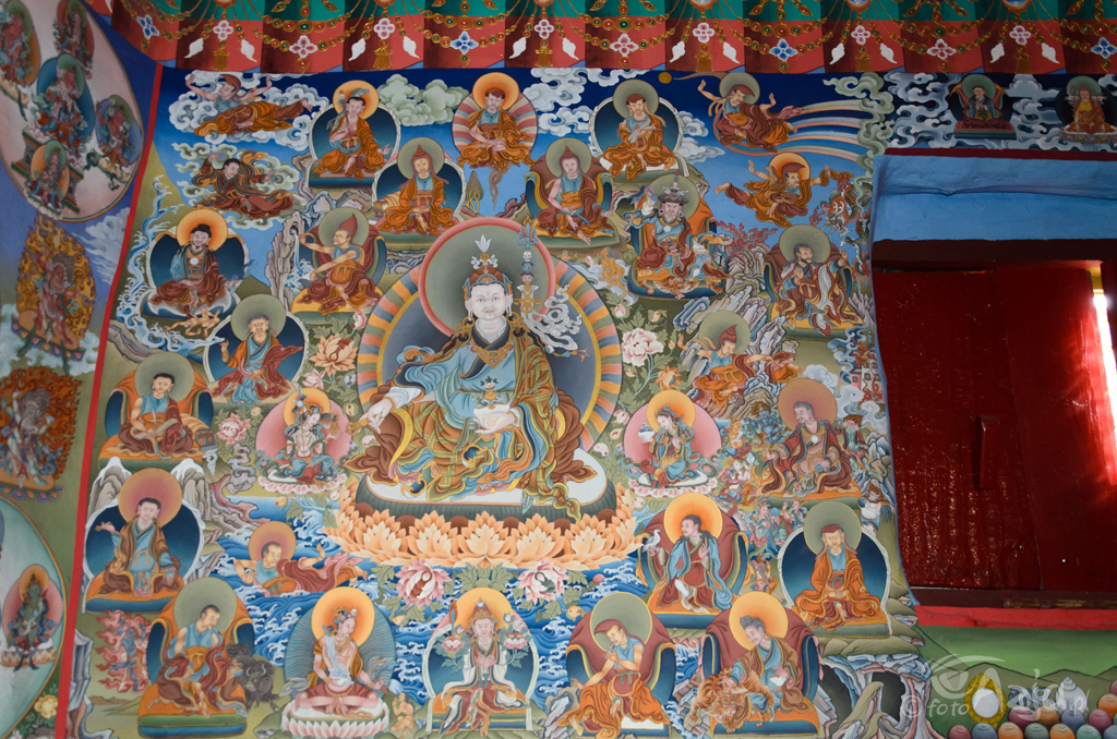 Dzień 11: Padma Sambava w otoczeniu znamienitych guru i nauczycieli - nowe freski w Saldang Gompa